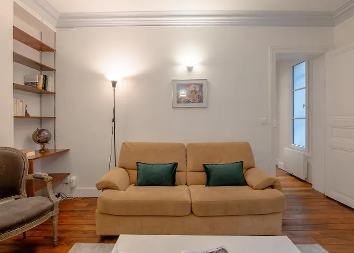 St Dominique Gem, 5 Min Walk To The Eiffel Tower *